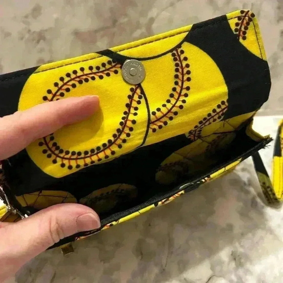 Quilted Baseball Small Crossbody Wristlet Wallet Purse - Picture 3 of 6